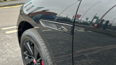 Jaguar F-Pace 2.0 D200 R-Dynamic Black 5dr Auto AWD Diesel Estate